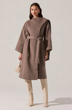 Load image into Gallery viewer, ASTR Elaxi Coat