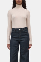 Load image into Gallery viewer, Closed Denise Top