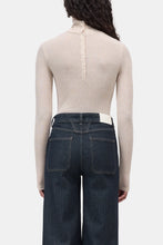 Load image into Gallery viewer, Closed Denise Top