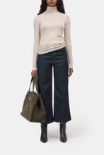 Load image into Gallery viewer, Closed Denise Top
